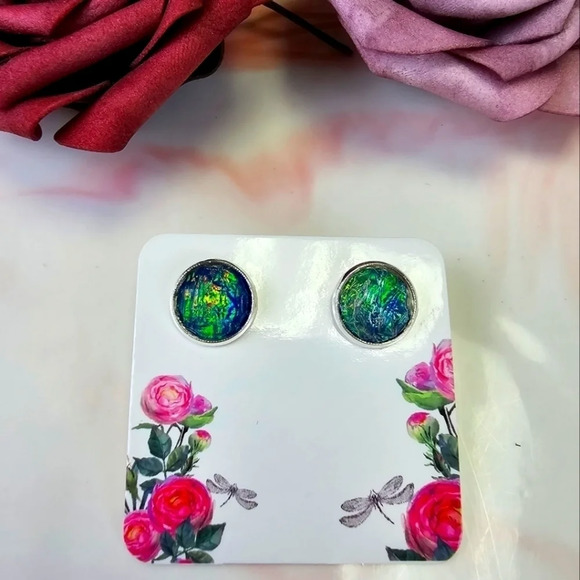 Handmade Stud Earrings - Picture 1 of 2